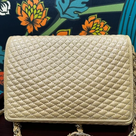 Bally Vintage Quilted Lambskin Tassel Shoulder Bag (1980s) - Picture 8 of 14